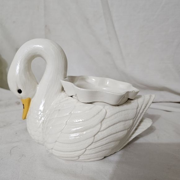 Vintage 1984 Gator Mold Co Ceramic Swan Planter Vase White - Picture 7 of 9